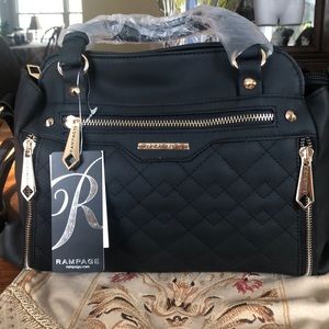 🎁 NWT 🎉💕 Black Rampage Purse